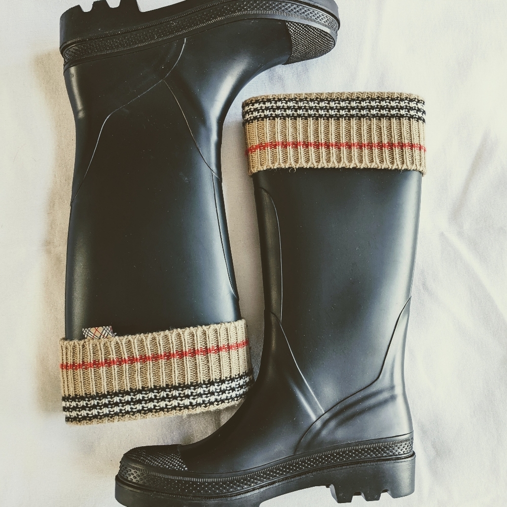 BURBERRY TALL BROWN RUBBER KNIT RAIN SNOW BOOTS sz 38, Like NEW